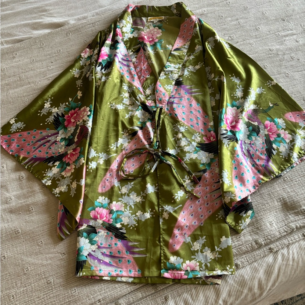 Oriental Village Silk Collection Kimono
